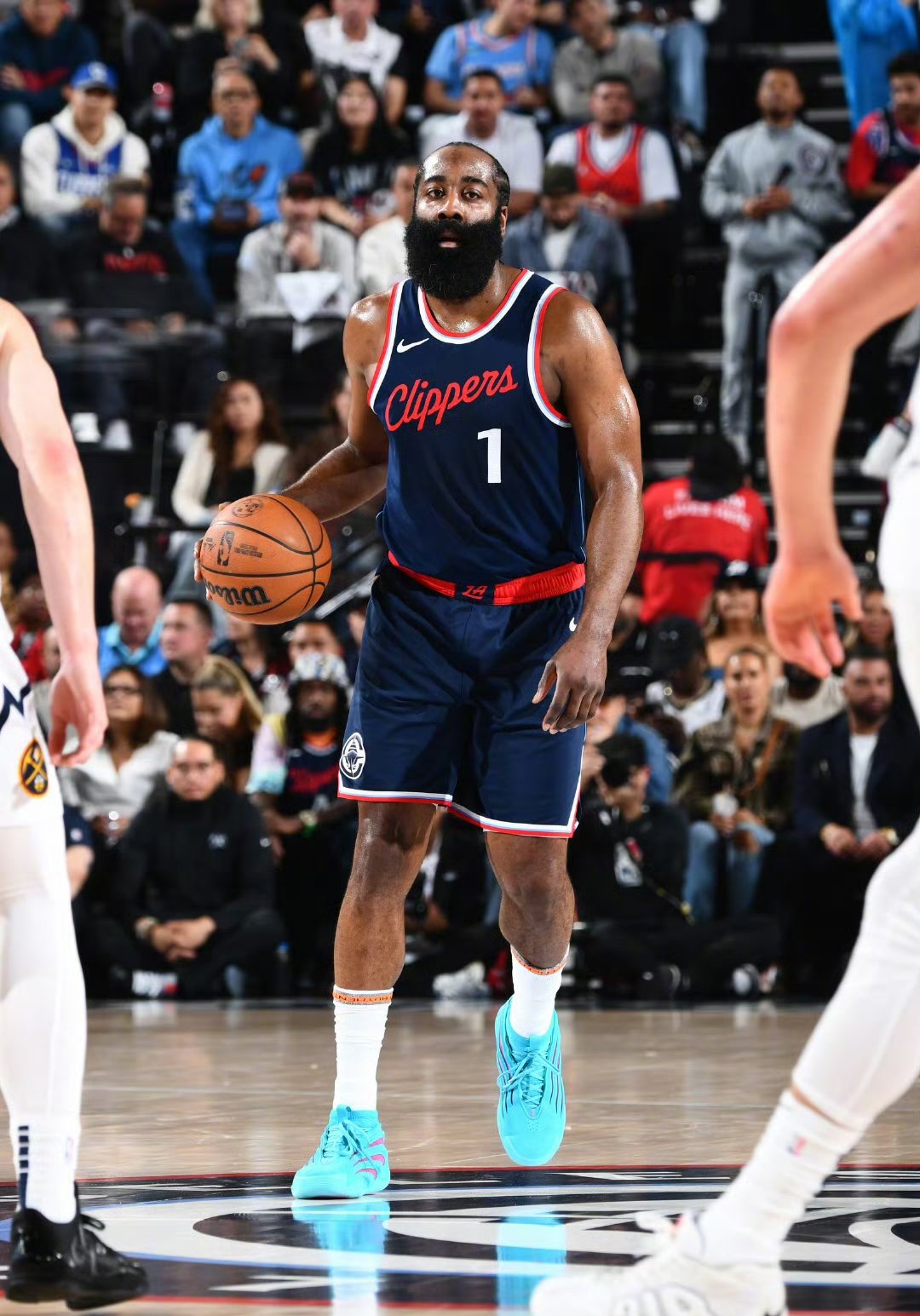 爱游戏体育-哈登连续二十场比赛得分超过出色发挥，FPX不断突破！-爱游戏体育