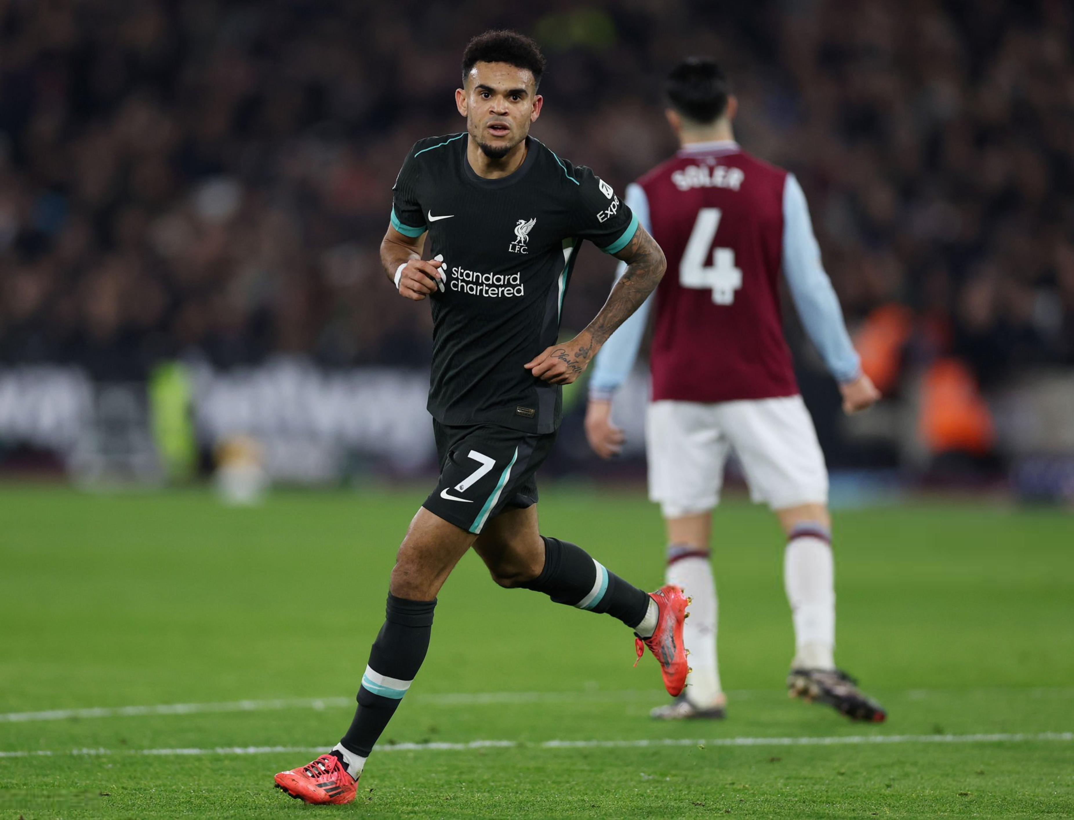 aiyouxi-萨拉赫重返赛场，险胜首场状态出色，加拿大队观众沸腾！-aiyouxi