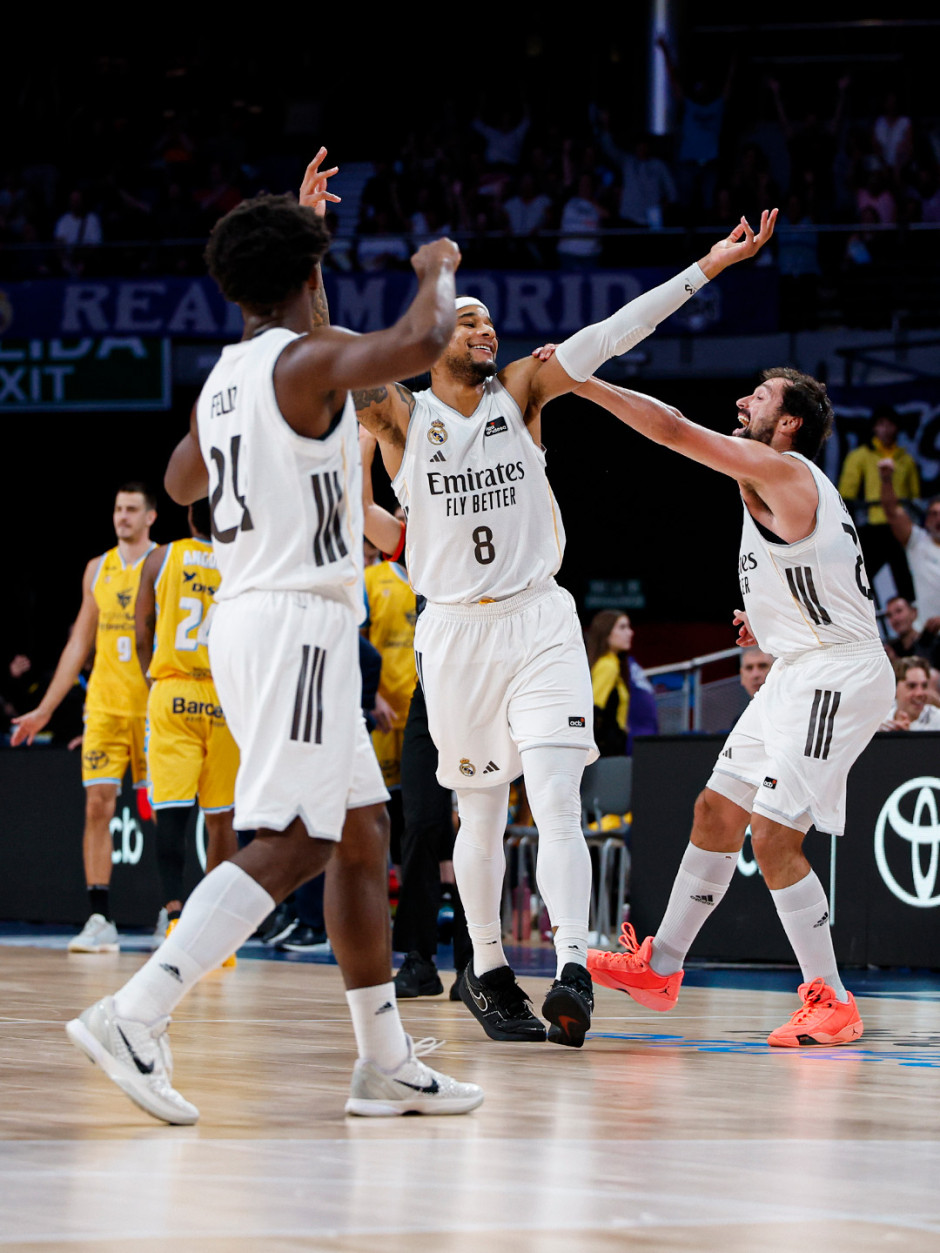 爱游戏娱乐-洛杉矶湖人迎欧篮联关键赛，关键时刻刷新队史纪录，更衣室稳定，医务组通报恢复的简单介绍-爱游戏娱乐